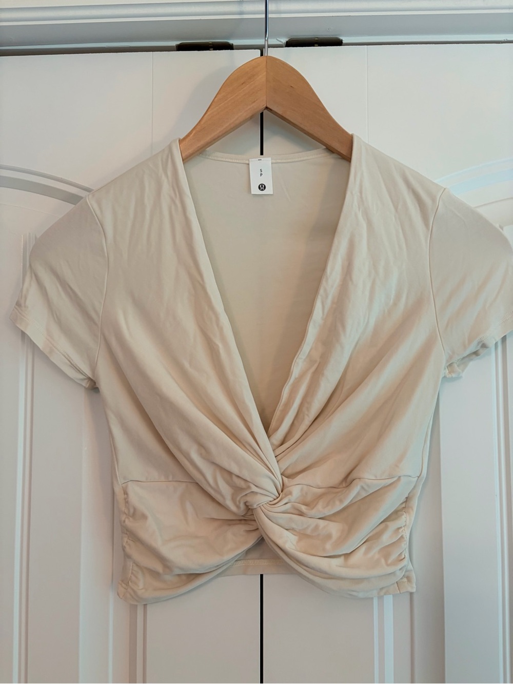 Lululemon Modal-Silk Twist Front Cropped T Shirt Ivory Women's Size Small Luxe